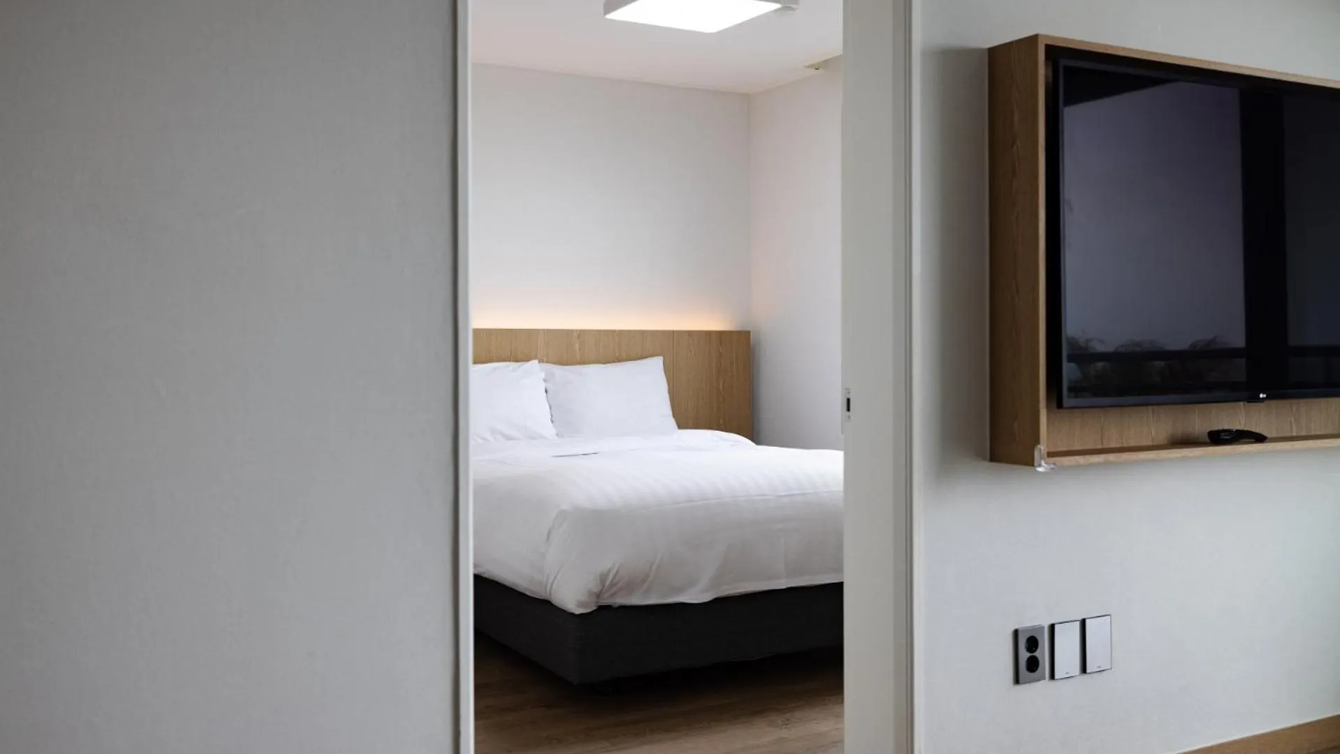Kensington Resort Jeju Hanlim 4*,  South Korea